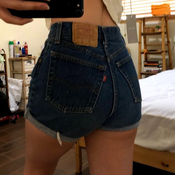 Vintage 80s Levi's Mom High Waisted Shorts - Picture 2 of 8